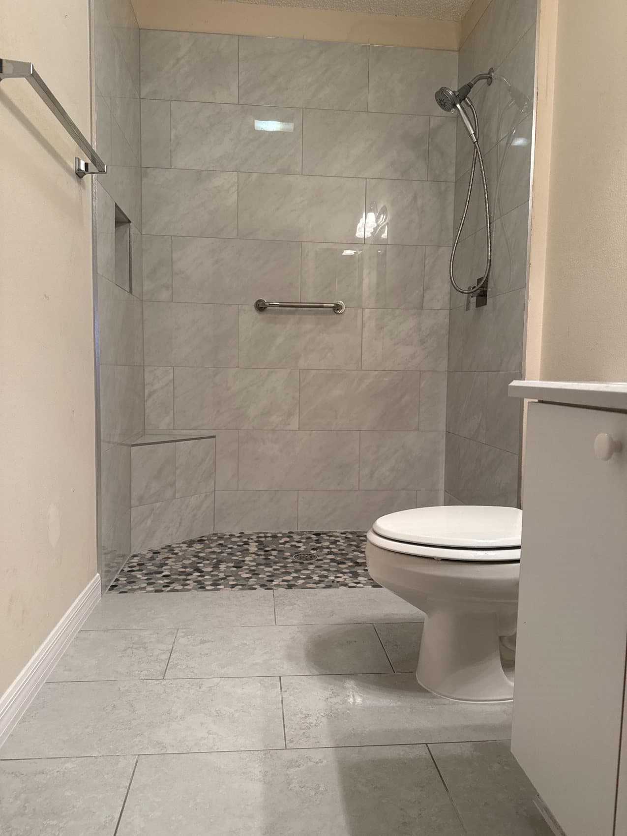 Walk-In Shower · Curbless Entry